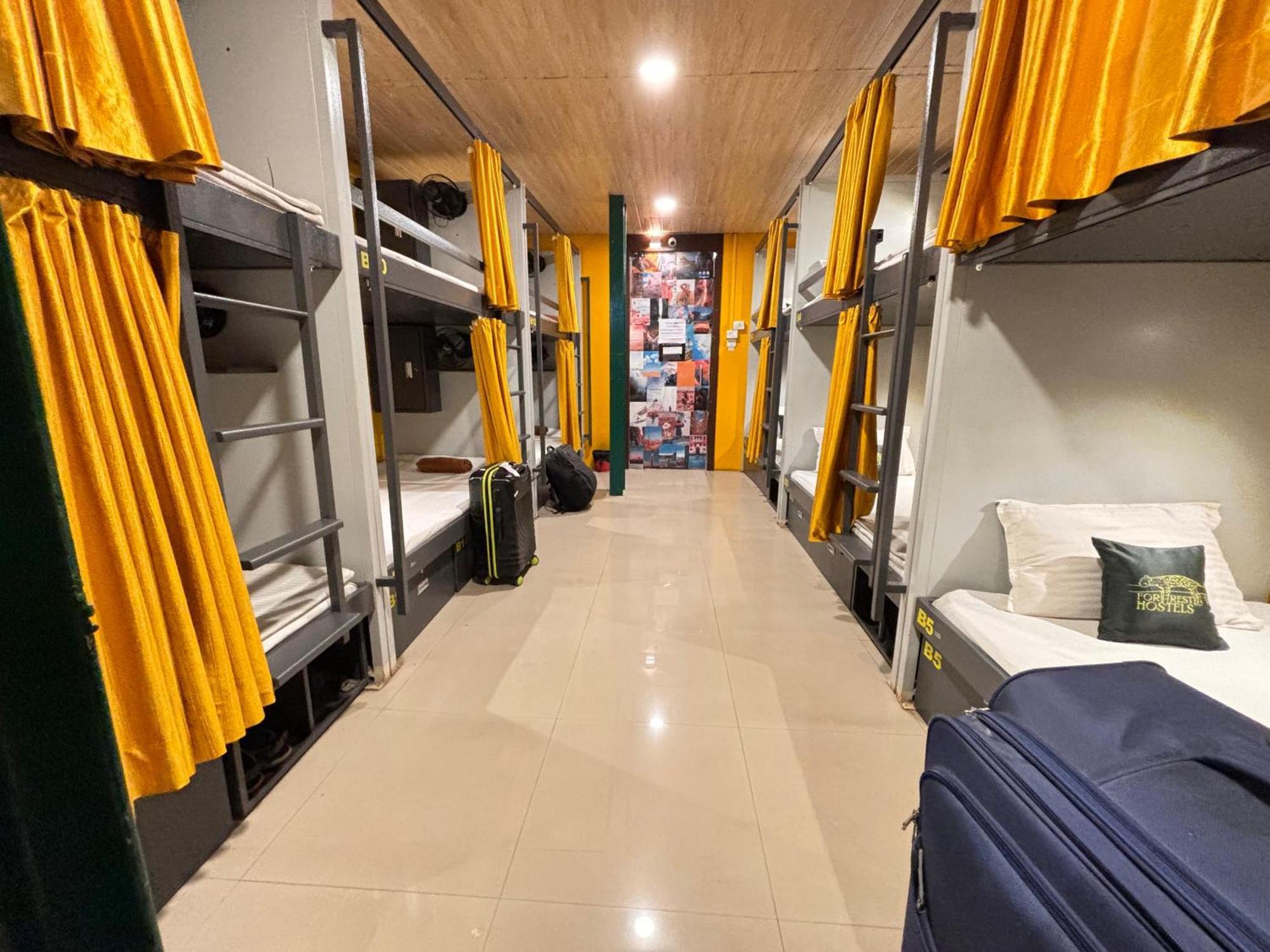 Forrest Hostels Mumbai Exterior foto