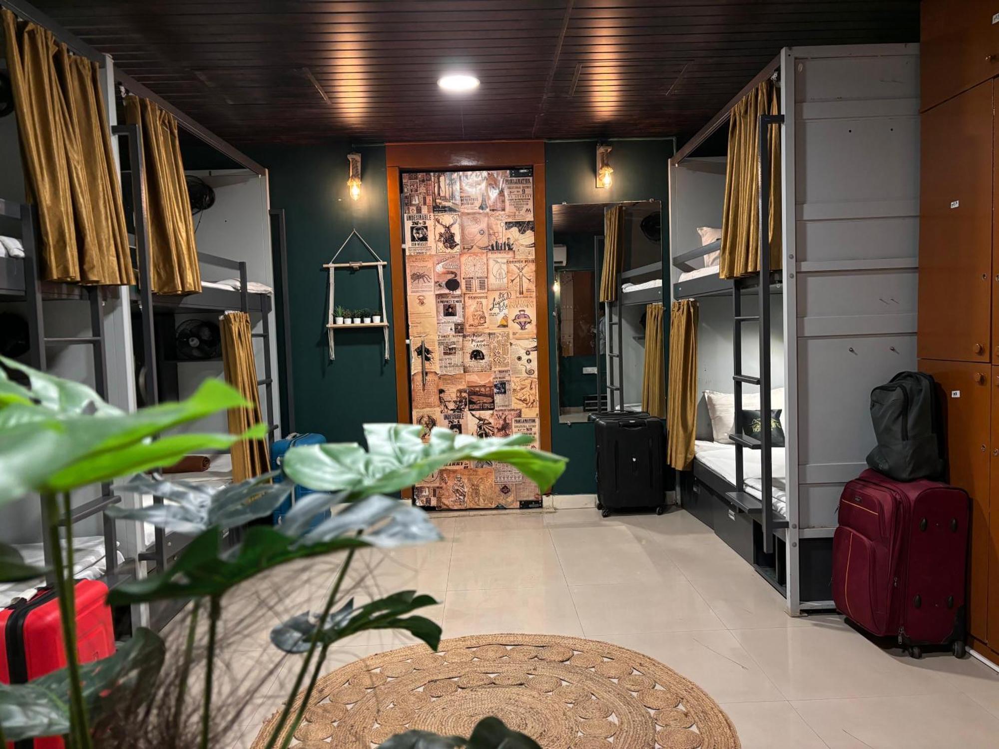Forrest Hostels Mumbai Exterior foto